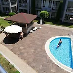 아파트 Side Garden