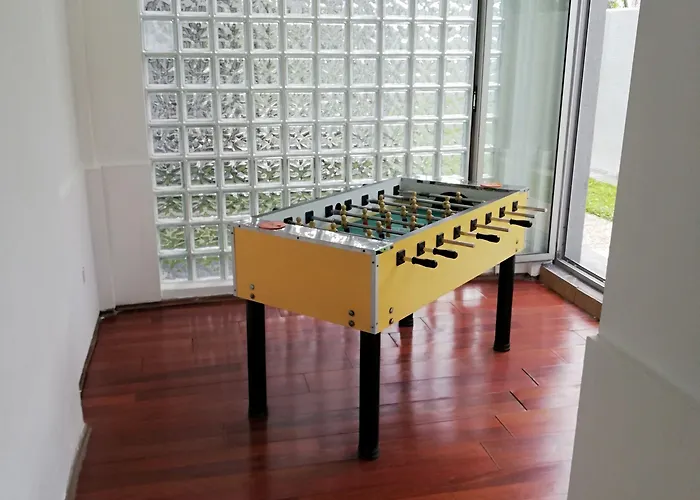 Side Garden Apartment *