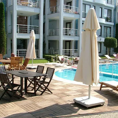 Side Garden Apartment