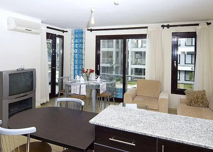 Side Garden Apartment *