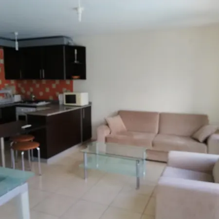 Side Garden Apartman